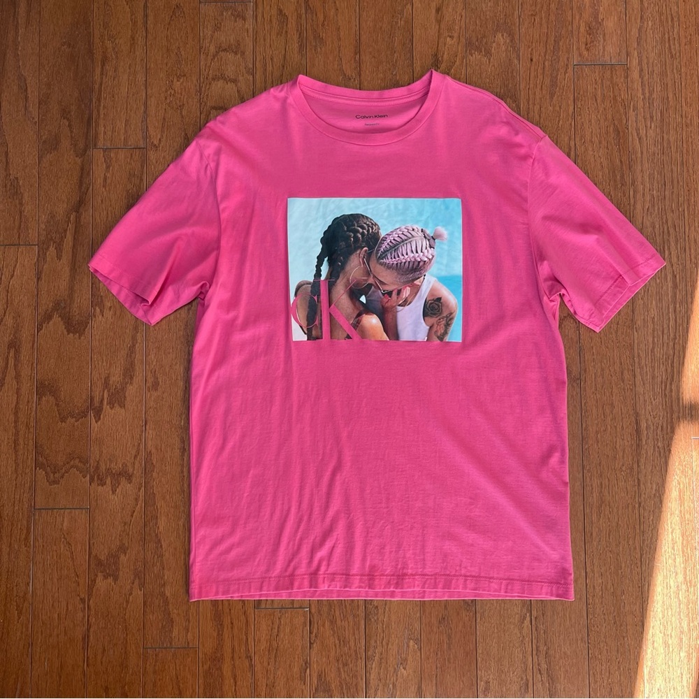 Calvin Klein Graphic T Shirt Size Medium Pink